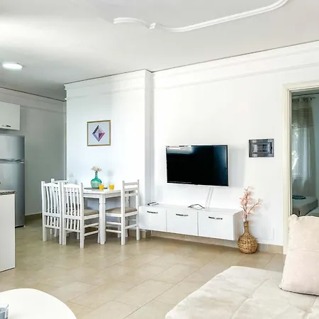 Riviera Glow B86 Apartamento Golem (Tirana)