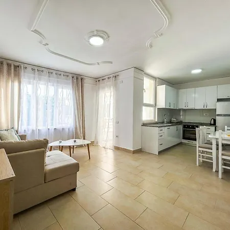 Riviera Glow B86 Apartamento Golem (Tirana)