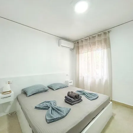 Riviera Glow B86 Lägenhet Golem (Tirana)