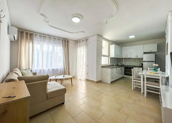 Riviera Glow B86 Апартаменты Голем
