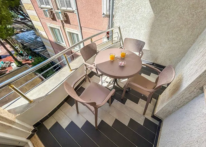 Апартаменты Riviera Glow B86 *