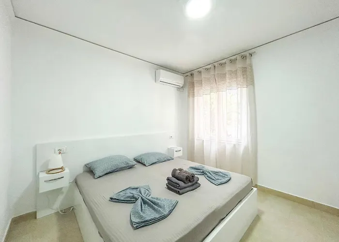 Riviera Glow B86 Апартаменты Голем