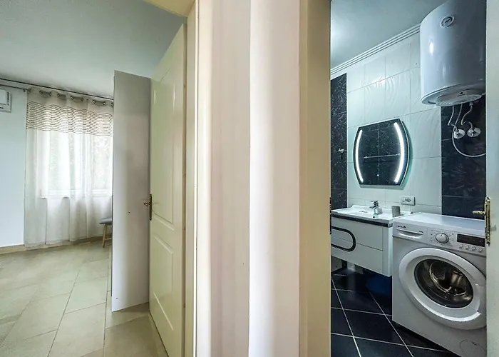 Riviera Glow B86 Апартаменты Голем